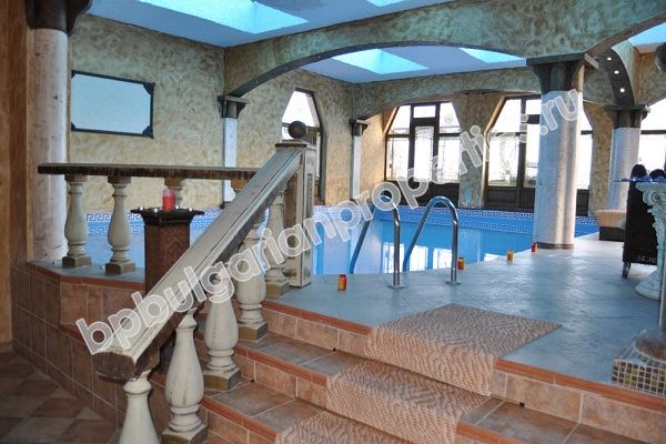 Хотел за продажба в Свети Влас