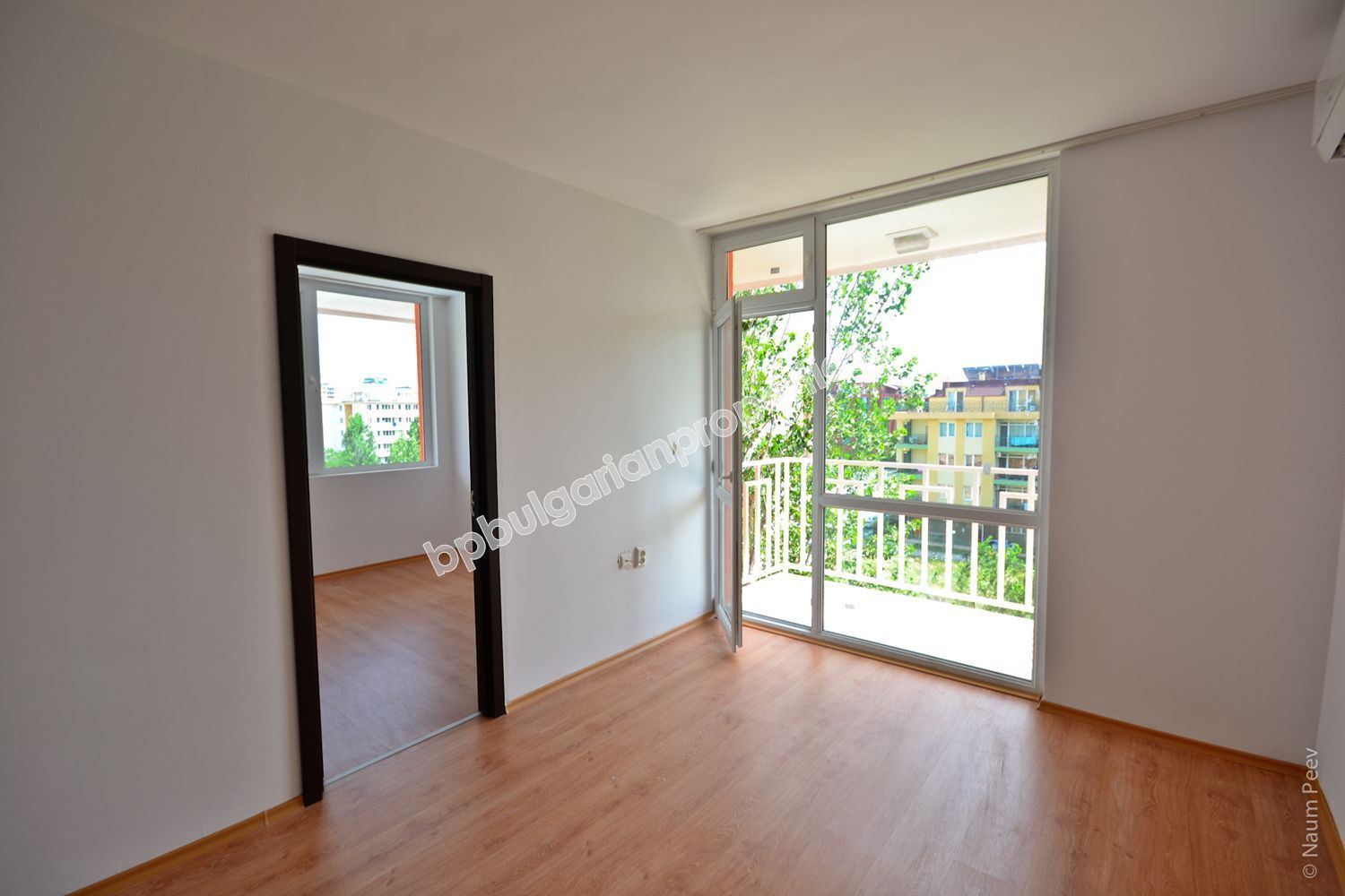 Ваканционни апартаменти за продажба в к.к. Слънчев Бряг