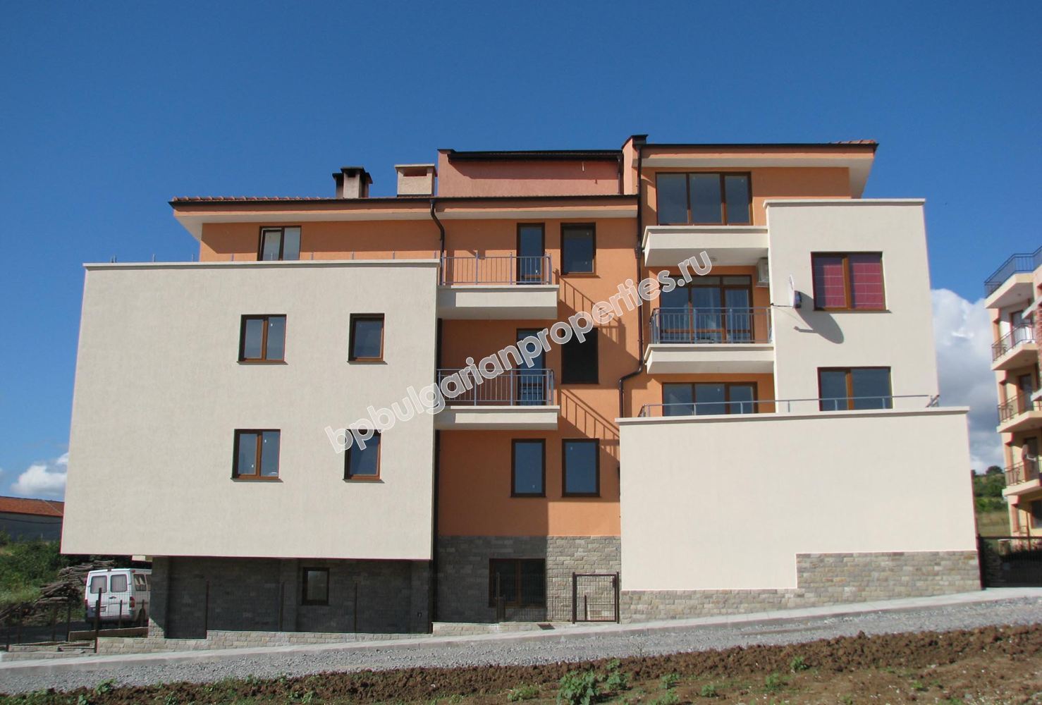 Луксозни апартаменти за продаване в нова жилищна сграда в град Созопол