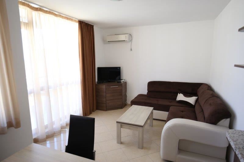 Обзаведен двустаен апартамент в комплекс РИФ, Равда - директно от строителя