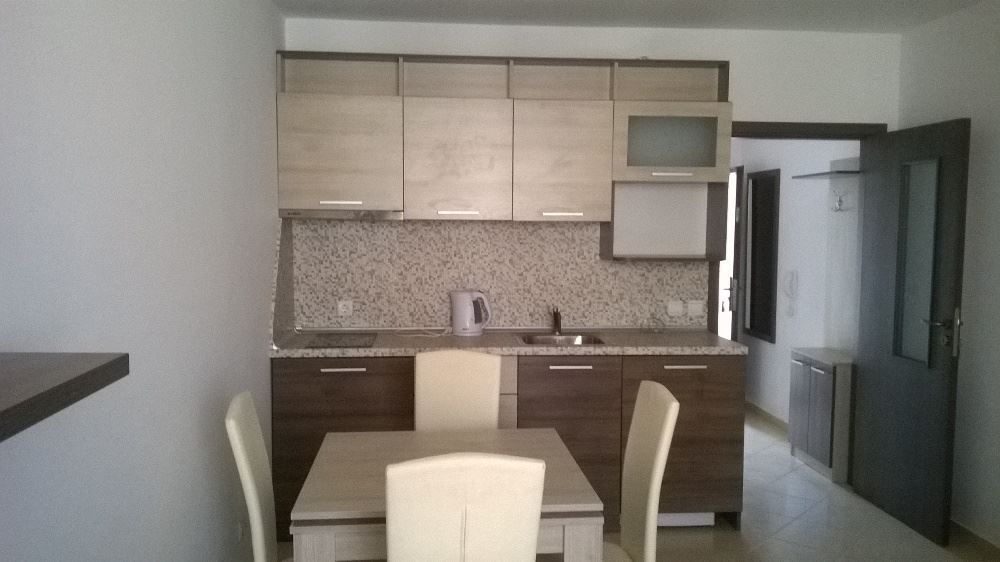 Луксозен едноспален апартамент за продажба в курорта Равда