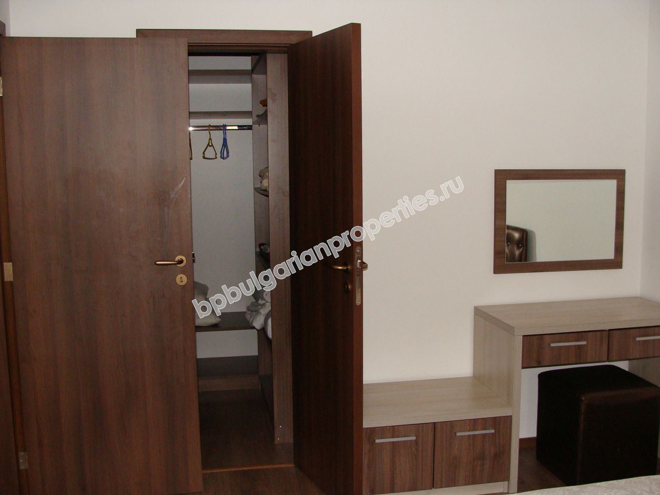 Луксозен едноспален апартамент за продажба в курорта Равда