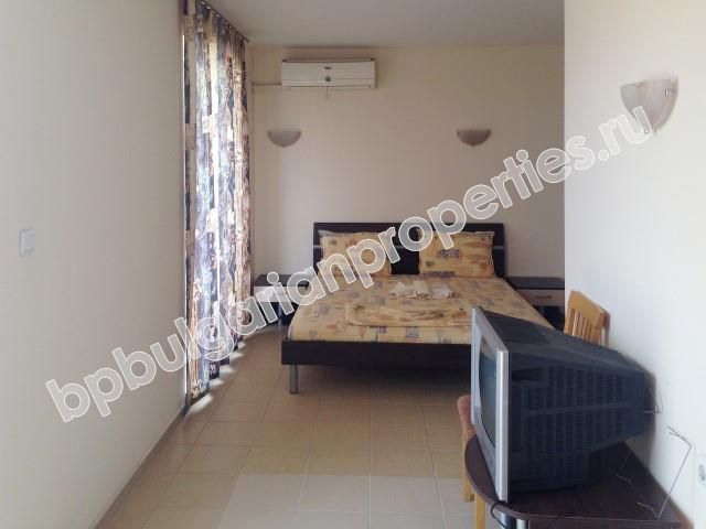 Голямо светло студио на първа линия море в Слънчев Бряг