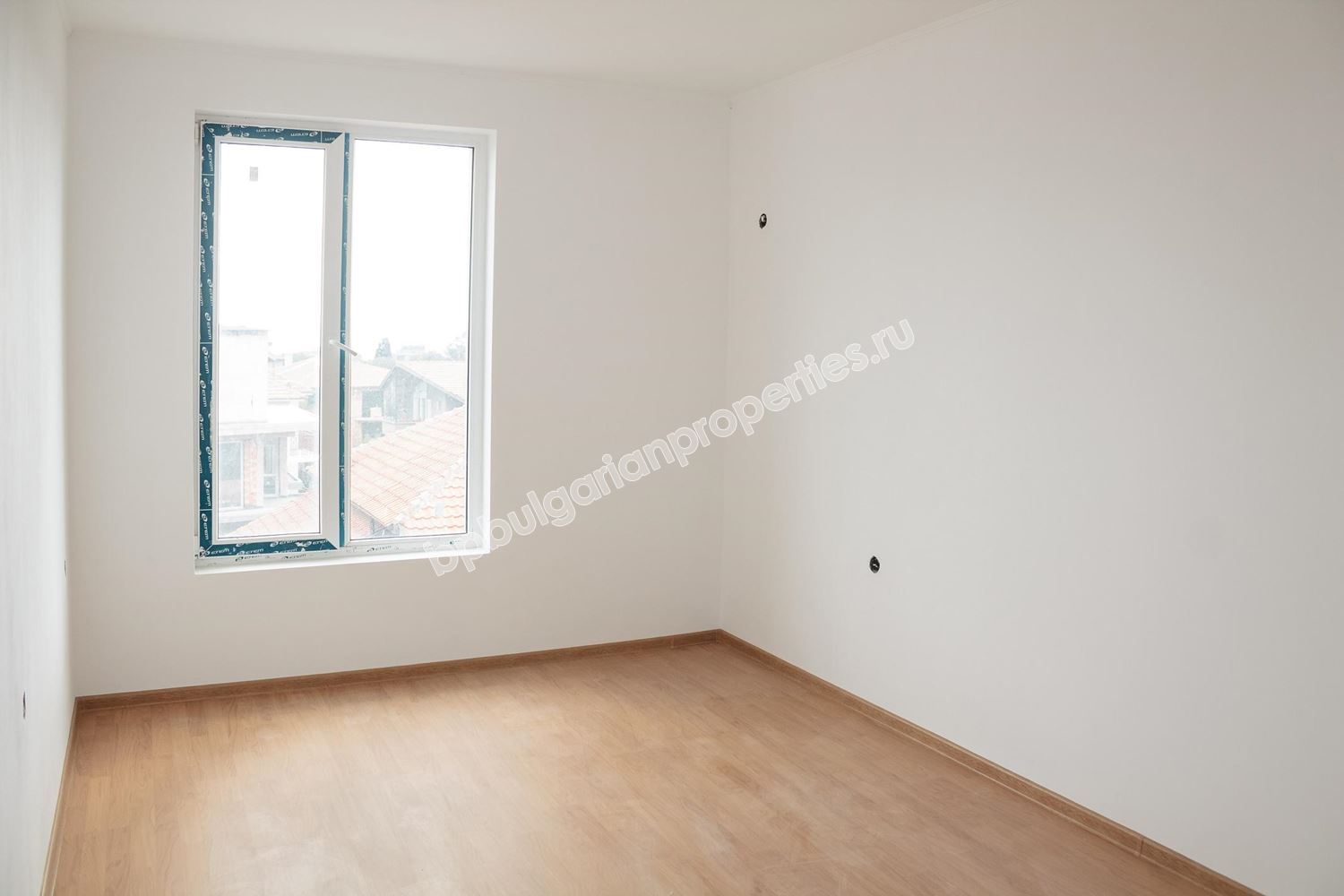 Нов двустаен апартамент за продажба  в к-с 