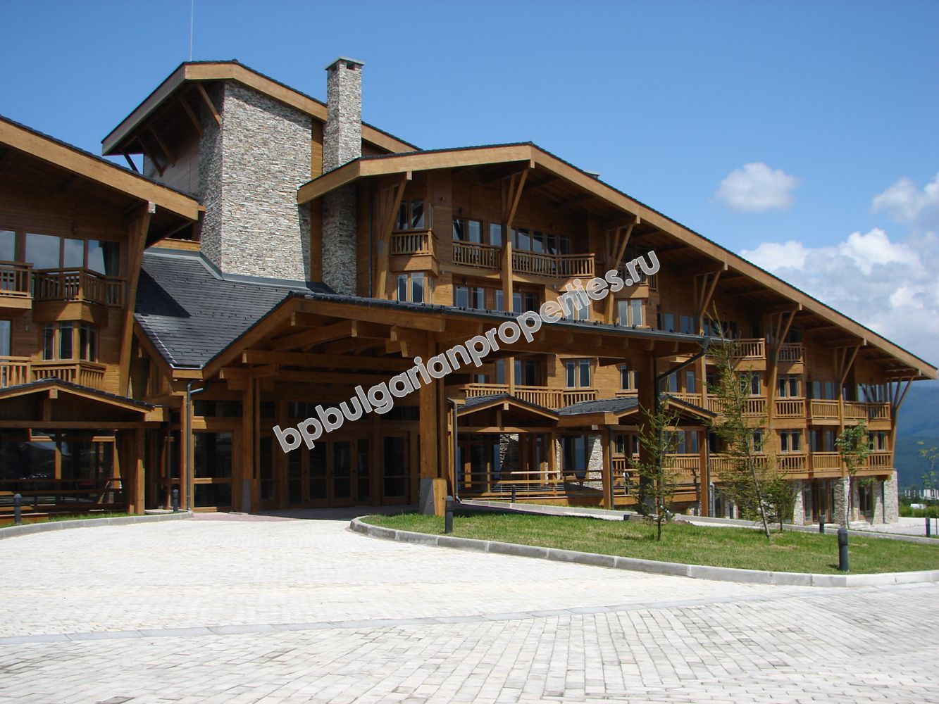 Луксозни мебелирани апартаменти за продажба в 5-звезден комплекс в Банско