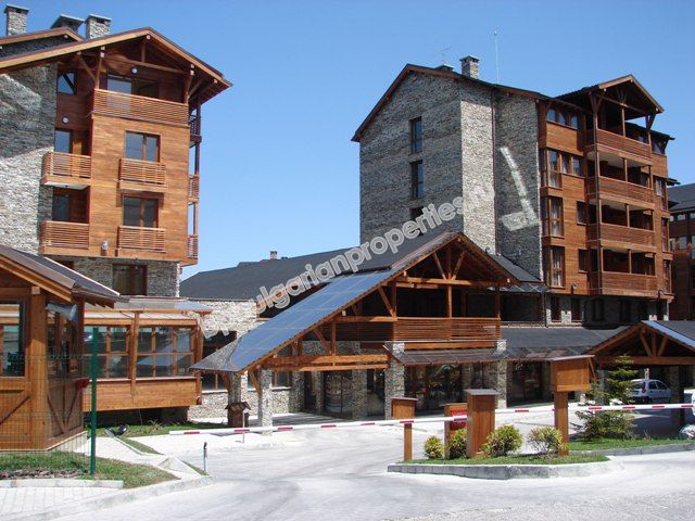 Луксозни мебелирани апартаменти за продажба в 5-звезден комплекс в Банско