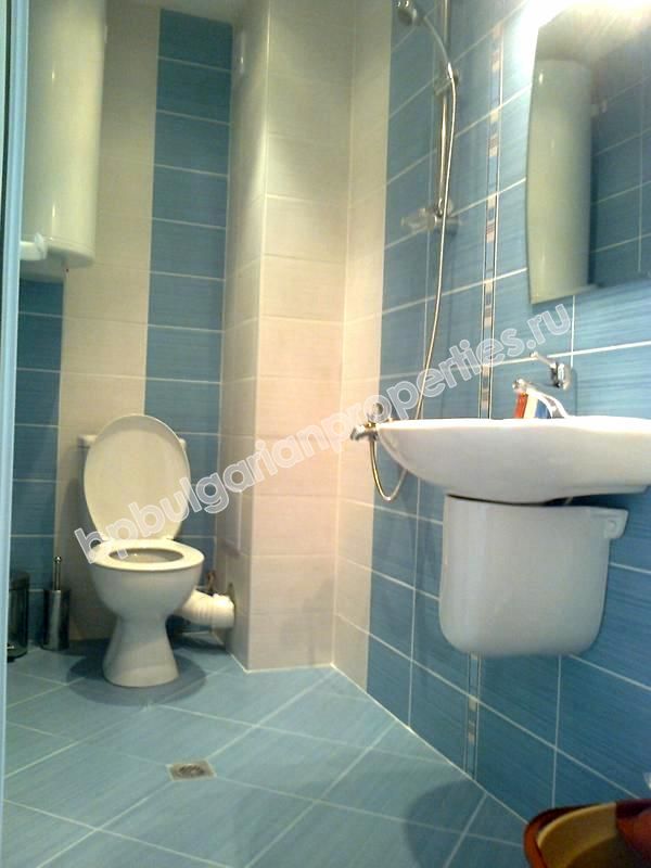 Мебелирани апартаменти за продажба на първа линия море в град Ахтопол