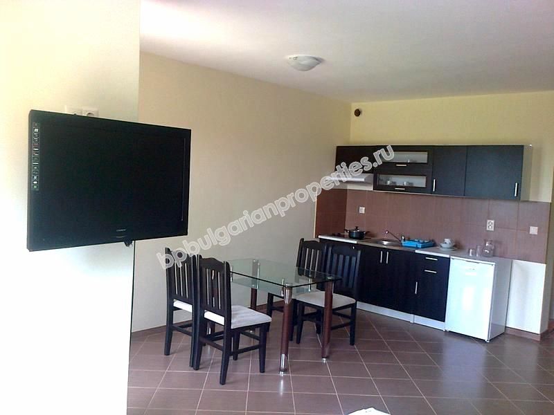 Мебелирани апартаменти за продажба на първа линия море в град Ахтопол