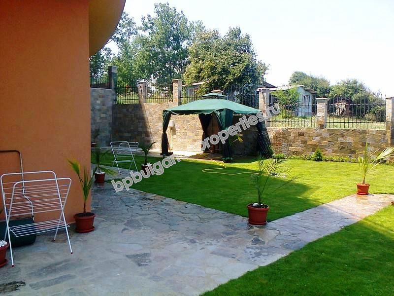 Мебелирани апартаменти за продажба на първа линия море в град Ахтопол