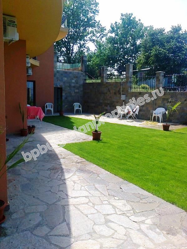 Мебелирани апартаменти за продажба на първа линия море в град Ахтопол